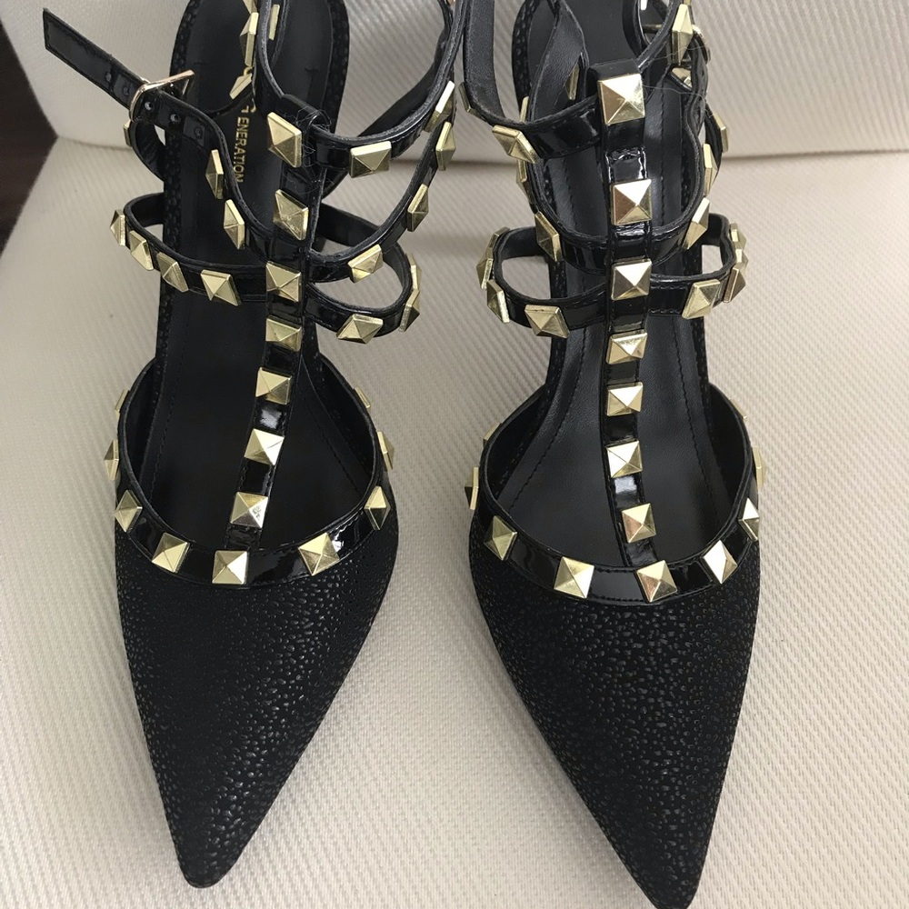 BCBGeneration “Darron” size 9.5M